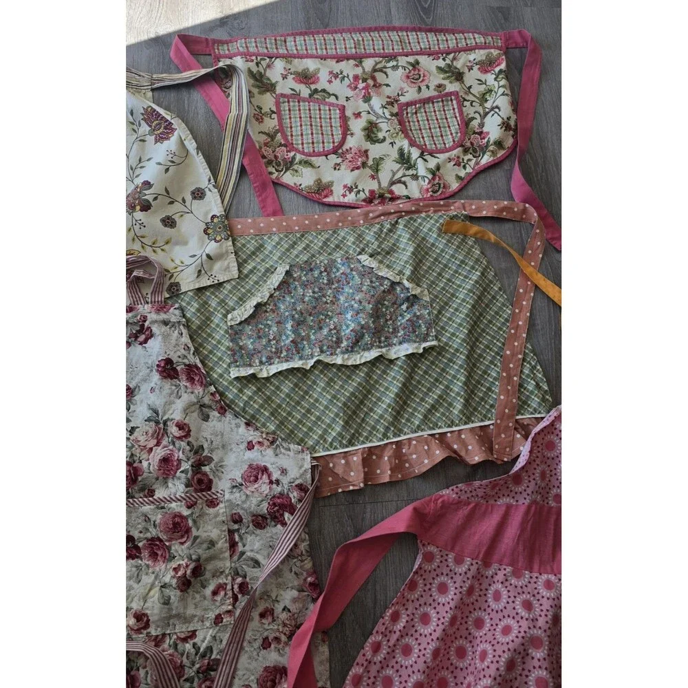 Lot of 5 Womans Aprons Half & Bib ~ Floral Scalloped  Ruffle Feminine Designs - Picture 5 of 12